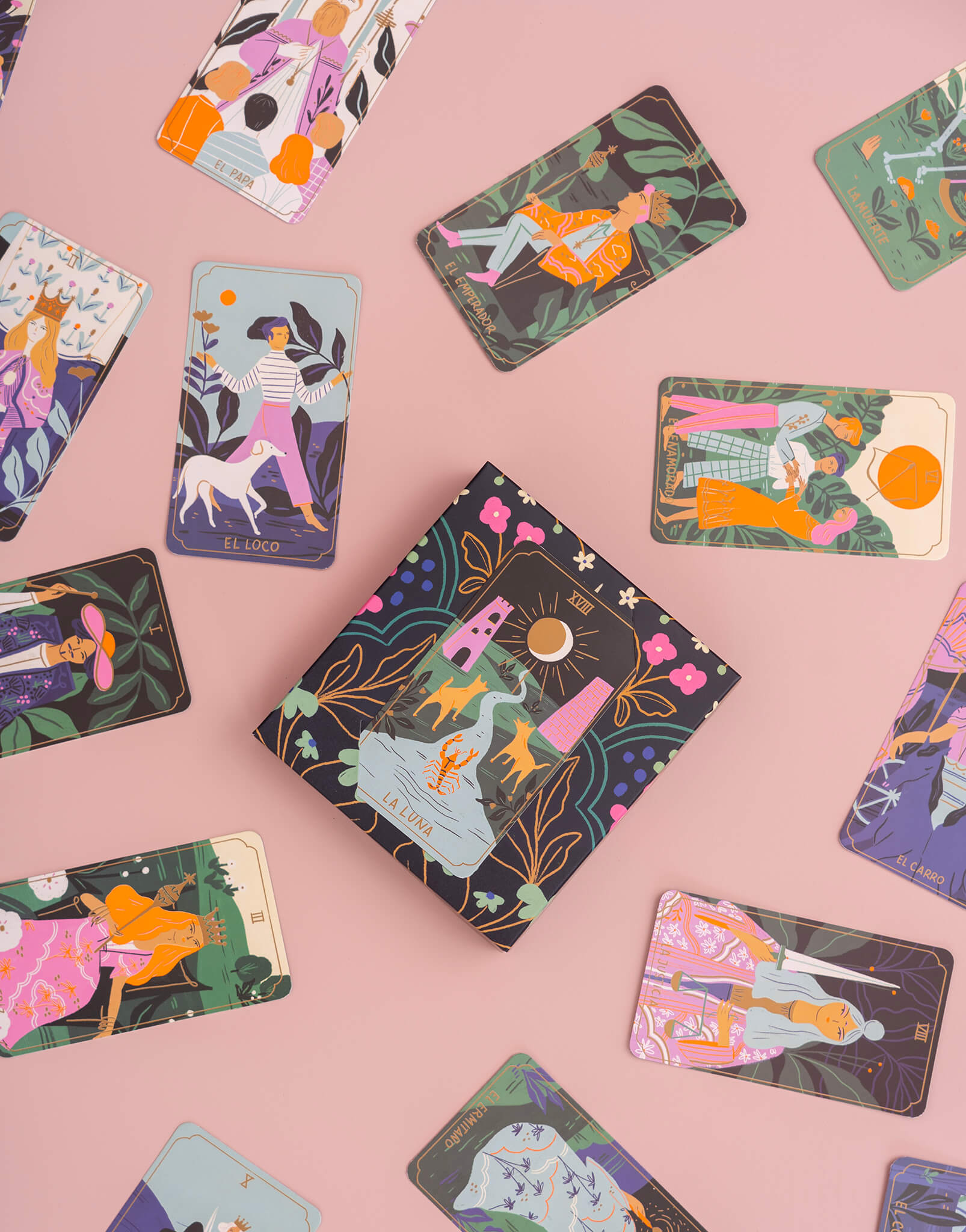 KIT DE MAGAS ILUSTRADAS (TAROT + LIBRO)